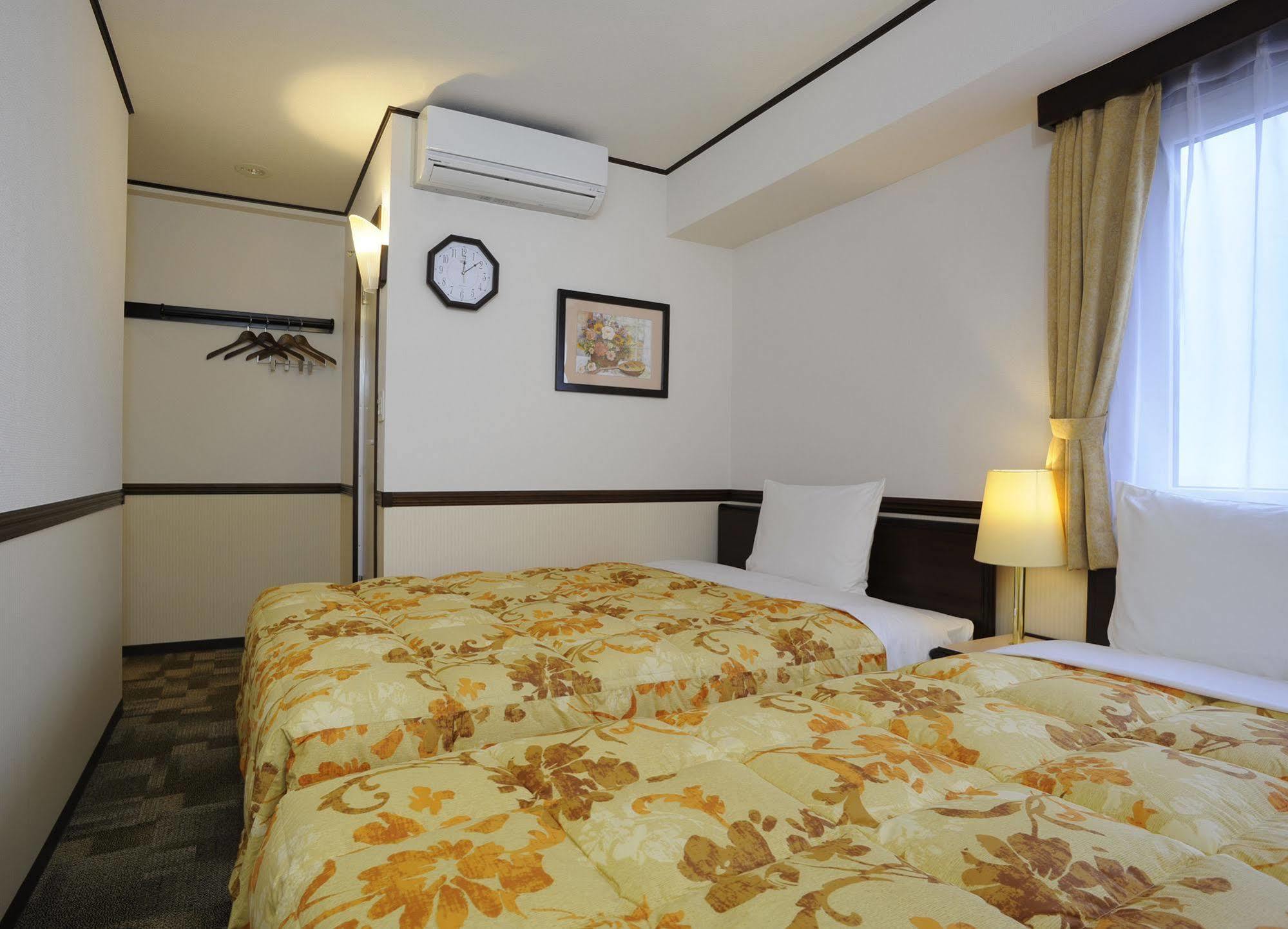 Toyoko Inn Shizuoka Fujieda Eki Kita Guchi Buitenkant foto